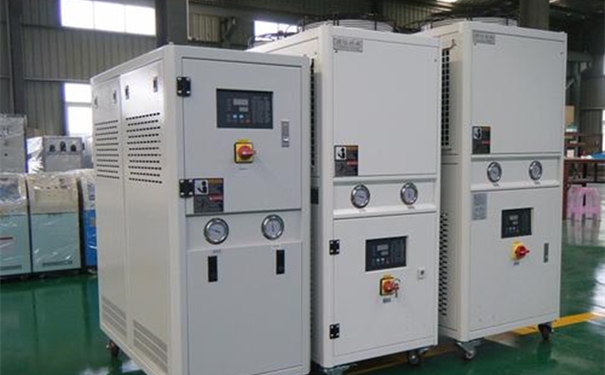 1612259479858501.jpg 二手鍍膜機進口清關(guān)代理