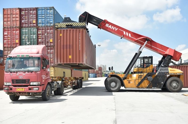 1639129422212291.jpg 福建泉州港清關(guān)公司_副本.jpg